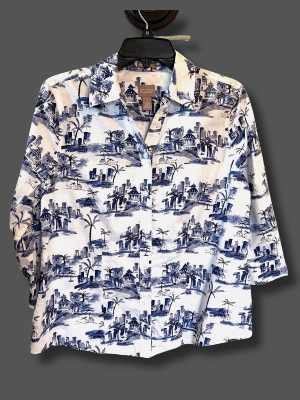 Chico’s Wrinkle Resistant Toile Shirt Size 1 M Blue White Button Front